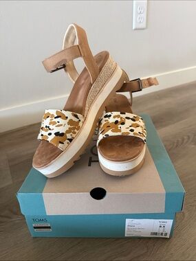 Toms Tan Wedge Sandals with Spotted Strap